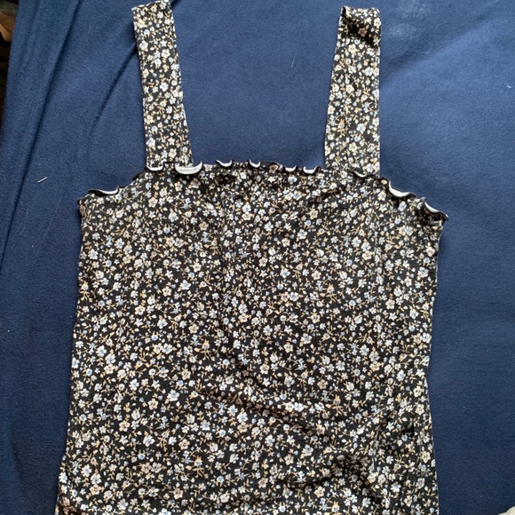 american eagle black flower tank top - Picture 2 of 3